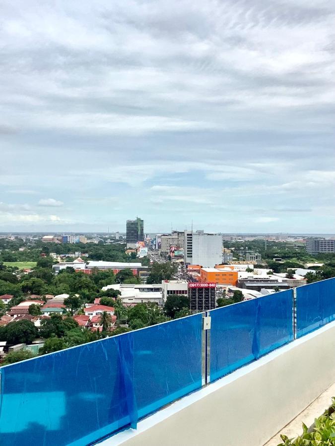 Azra At Mesavirre Garden Residences Aparthotel Bacolod